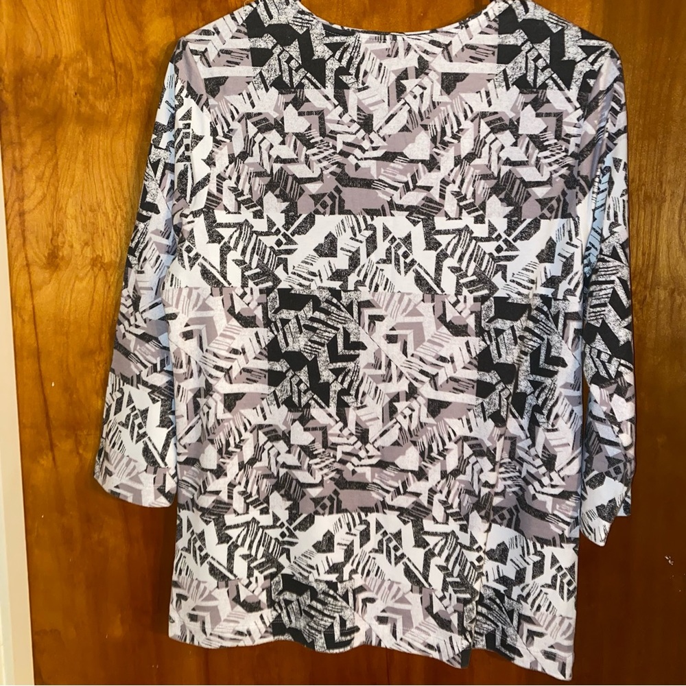 Rebecca Malone Women Top  L Black White Gray Geometric Scoop Neck 3/4 Sleeve. - Picture 4 of 4